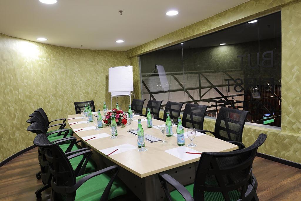 Amerin Hotel ג'והור בהרו מראה חיצוני תמונה
