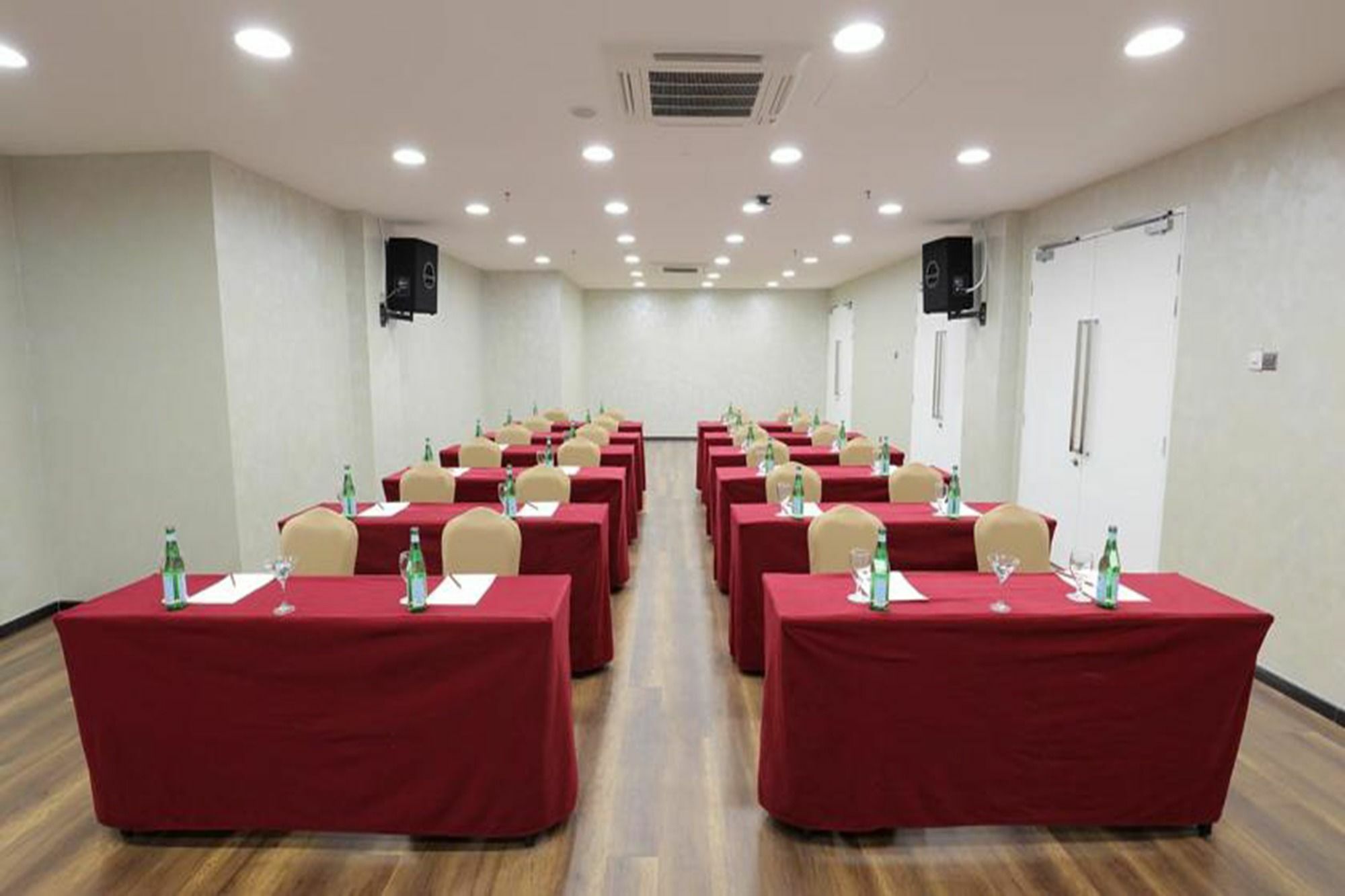 Amerin Hotel ג'והור בהרו מראה חיצוני תמונה